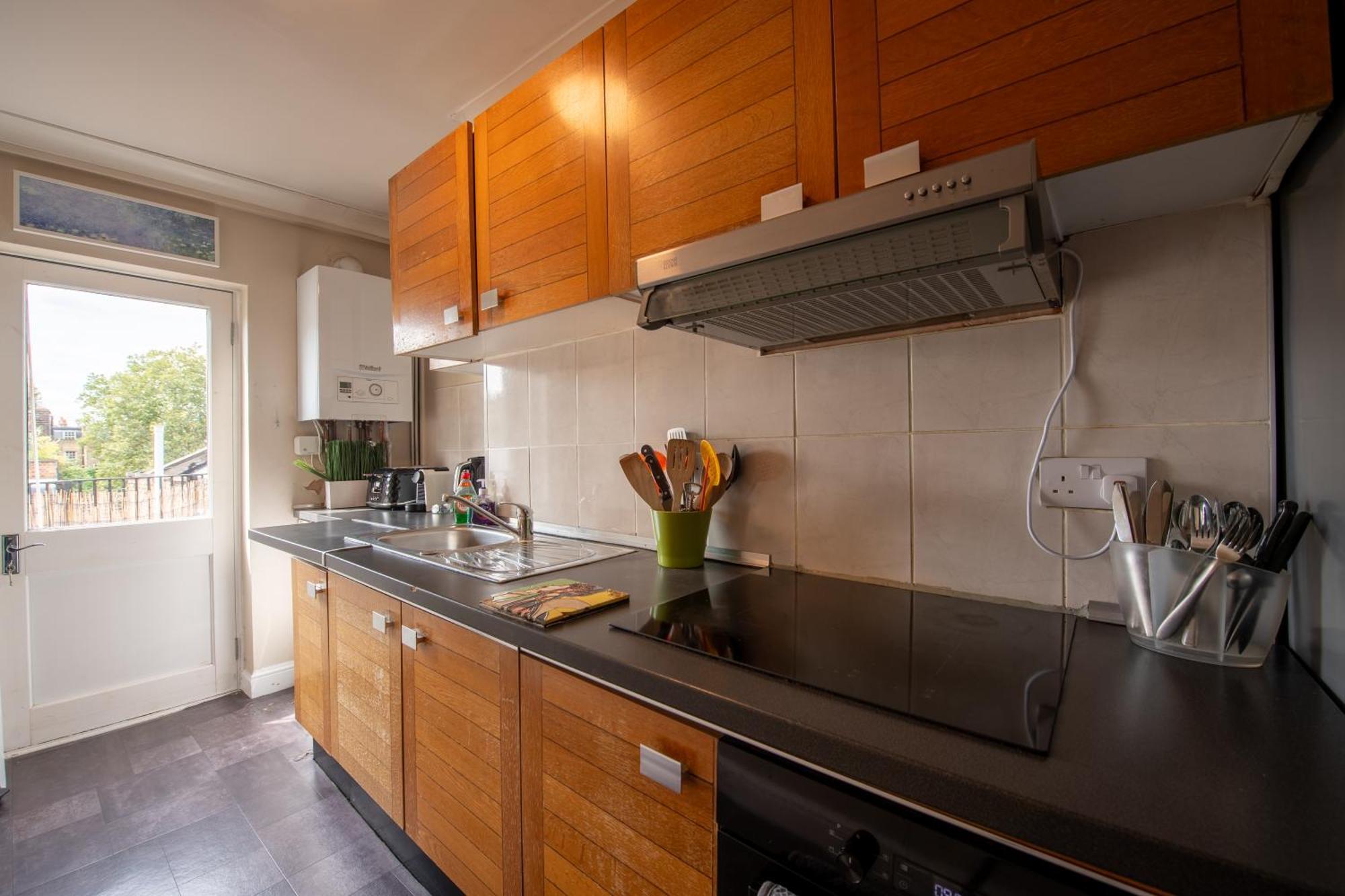 Modernised Apartments 1 And 2 Bedrooms Option Terrace And Balcony High Street London Eksteriør bilde